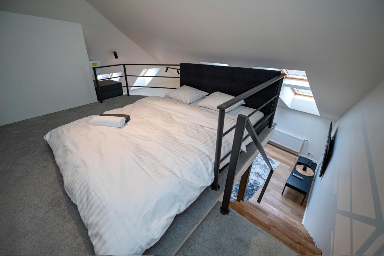 Loft 1 Bd Old Town Apartment By Hostlovers Kaunas Ngoại thất bức ảnh